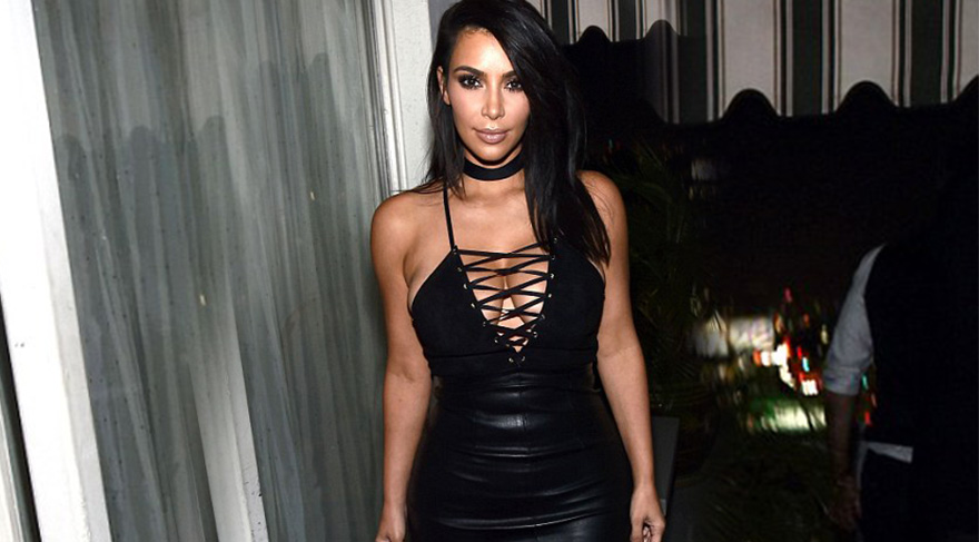 Kim Kardashian’dan süper seksi dekolte