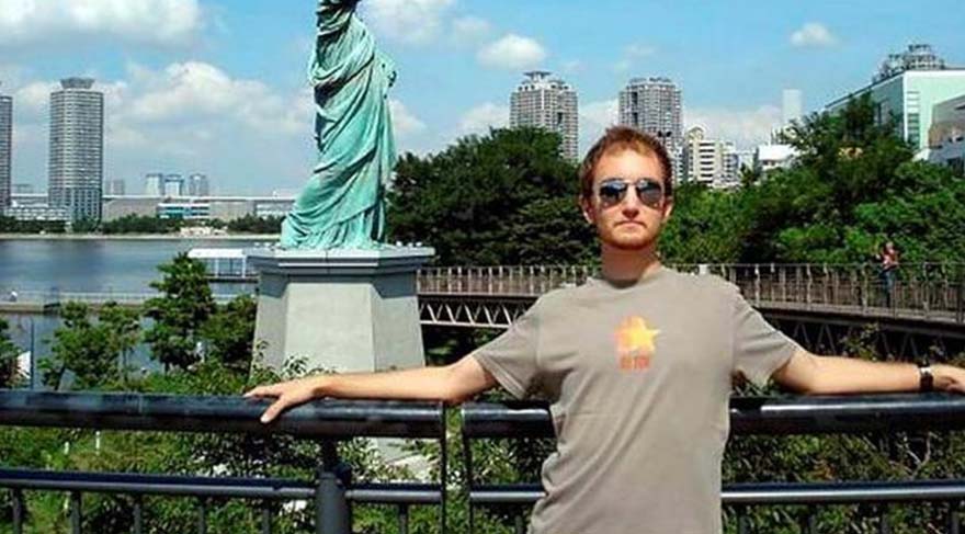 Canopus yıldızı Venüs ile birleştiğinde; kötü ün, entrikalı bir duygu dünyası, skandallar, kamusal alanda rezaletler ve güçlü tutkuları göstermekte.