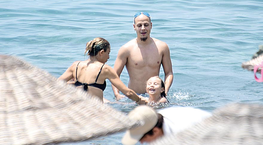 Zeynep Casalini’nin aşkı Bodrum’da belgelendi