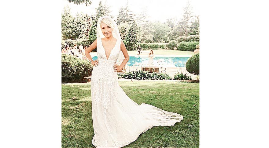 Yonca Evcimik gelin oldu