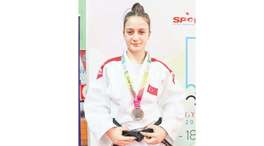 17 yaşında dünya ikincisi