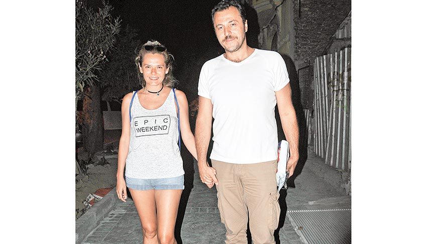 Yetkin Dikiciler ve Aslı Orcan liseli aşıklar gibi