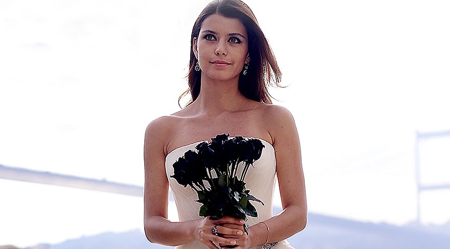 Beren Saat, Arap televizyonlarında boy göstermeye hazırlanıyor