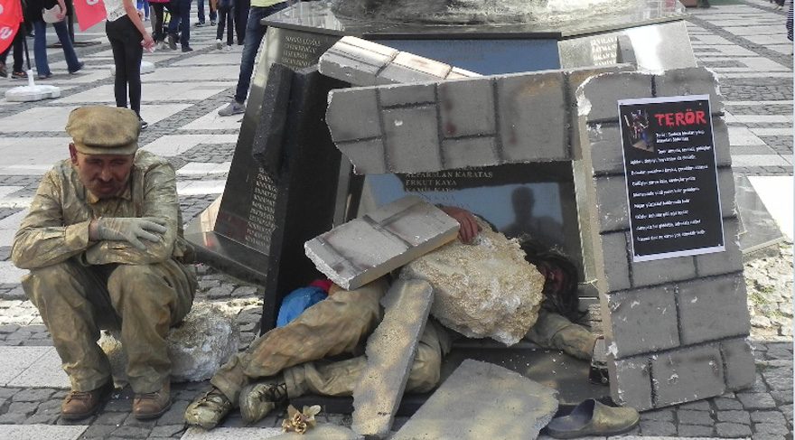 Heykel adamlar bu kez de teröre karşı durdu