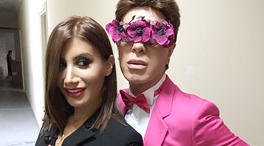 İrem Derici paylaştı Yılmaz’ın gözlükleri öne çıktı