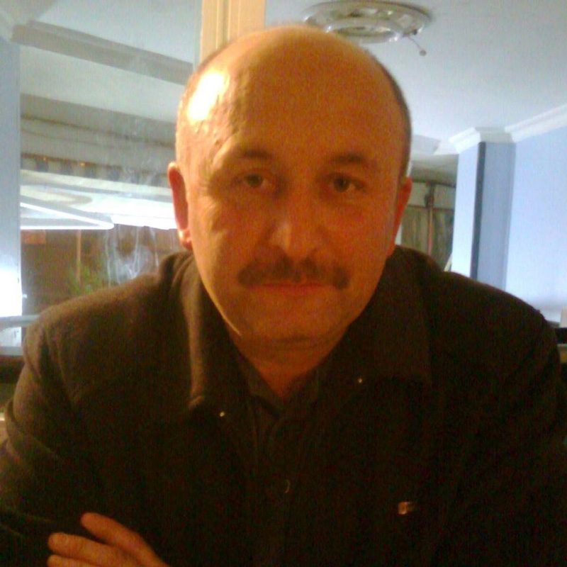 TIR şoförü Cevat Ceylan (fotodaki) ile kızları 22 yaşındaki Elif Nur Ceylan, 19 yaşındaki Beyza Nur Ceylan, 17 yaşındaki Ayşe Nur Ceylan ve yeğeni 3.5 yaşındaki Umut Talha Nur Ceylan diri diri yanarak can verdi.