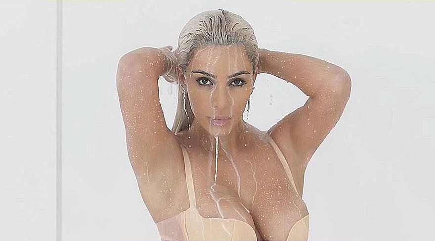 Kim Kardashian Fergie’nin klibinde oynadı