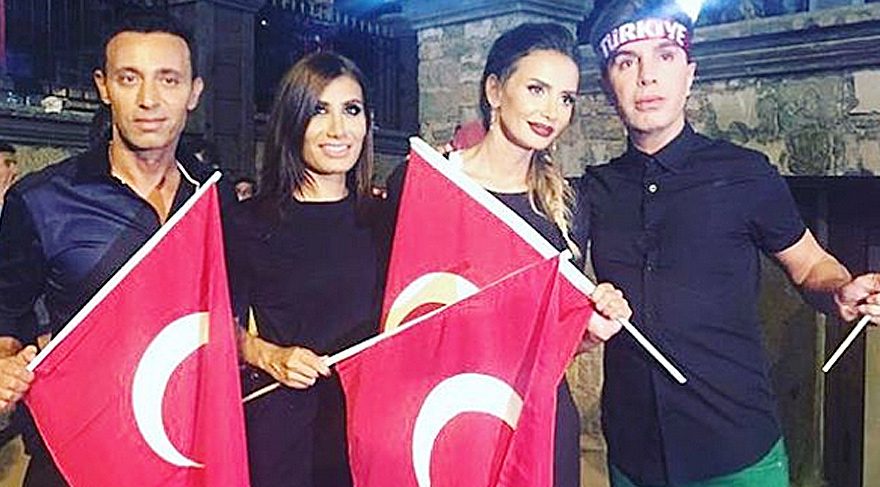 Rising Star yarışmasının jürisi Demokrasi Nöbeti’nde