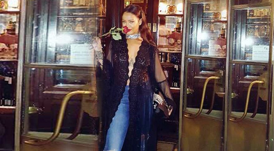 Rihanna hep transparan
