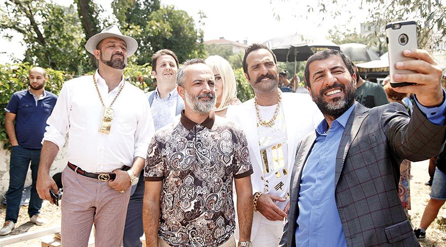Serinin en komik filmine hazır olun!