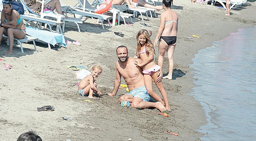 Sahada topçu dışarıda baba