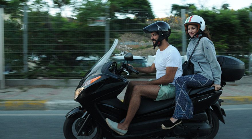 Burak Özçivit ve Fahriye Evcen’den bir ilk