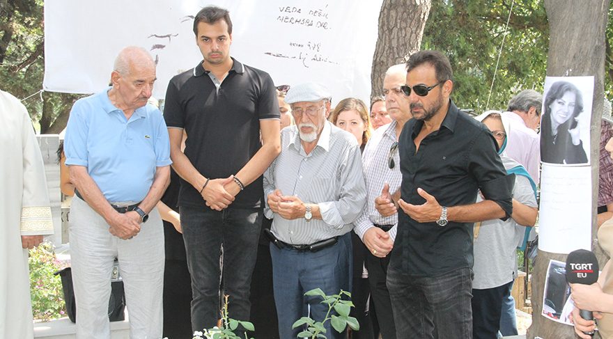Çolpan İlhan doğum günü 8 Ağustos’ta mezarı başında anıldı
