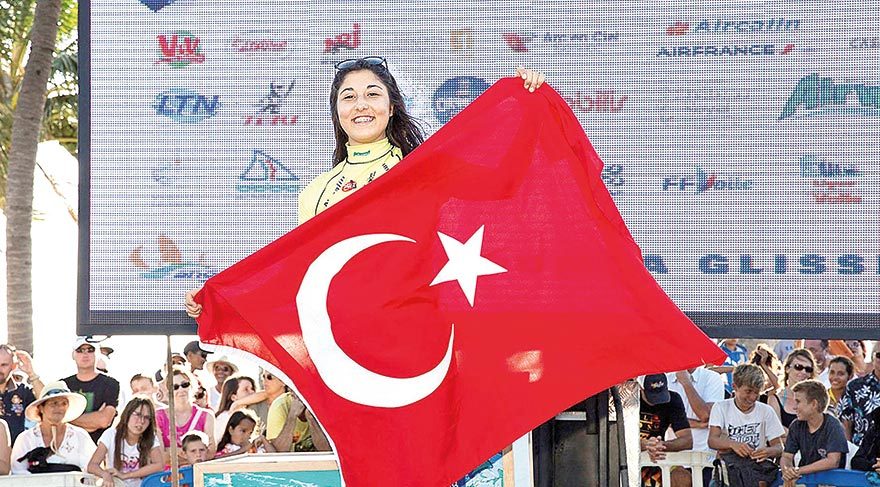 Fulya Ünlü, dünyanın en iyi slalom rüzgar sörfçülerini buluşturan PWA Dünya Kupası'nın Danimarka'da yapılacak yarışlarında dördüncü şampiyonluğuna ulaşmayı hedefliyor.