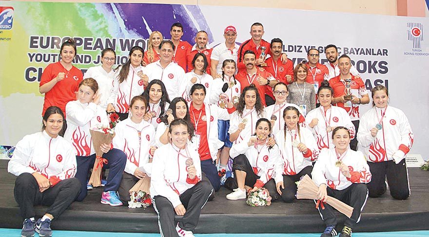 Kızlar tarih yazdı