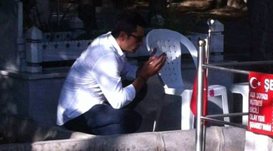 Kenan İmirzalıoğlu, Şehit Ömer Halisdemir’in kabrini ziyaret etti