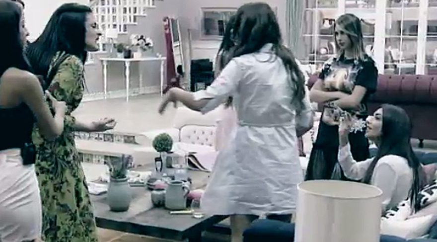 Kısmetse Olur’da Aycan ve Hazal, Didem’e saldırdı