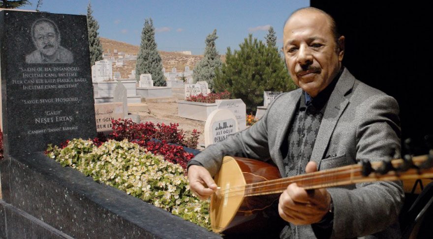 Neşet Ertaş mezarı başında anıldı