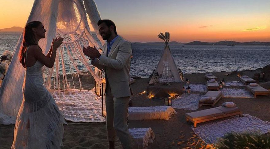 Pia Hakko’nun Mikonos’ta Kızılderili çadırında düğün töreni