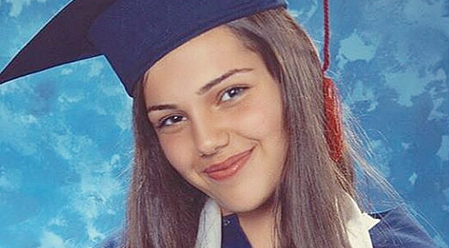 Yağmur Tanrısevsin kepli fotoğrafını paylaştı