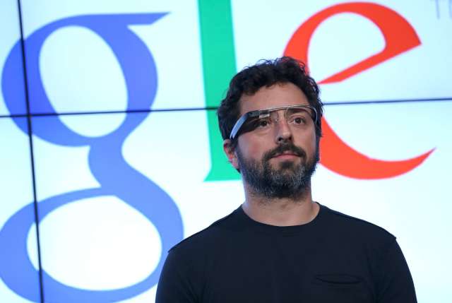 2012 yılında firmanın akıllı gözlüğü Google Glass tanıtıldı.