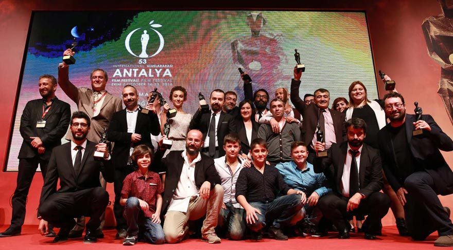 En İyi İlk Film Ödülü ‘Babamın Kanatları’na!