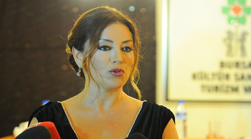 Aşkın Nur Yengi’den aşk göndermesi
