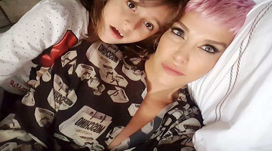 Deniz Akkaya’dan yorgunluk pozu