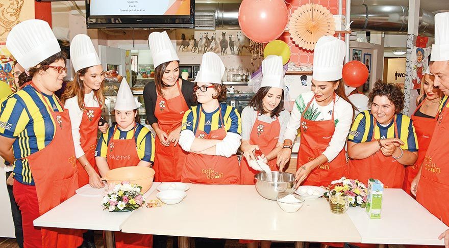 Down Cafe’ye ünlü akını