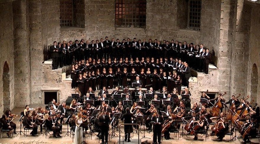 Yeni ‘Emek’ sanatla açıldı