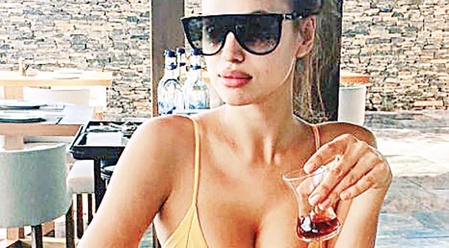 irina Shayk ve Mert Alaş Kemer’de