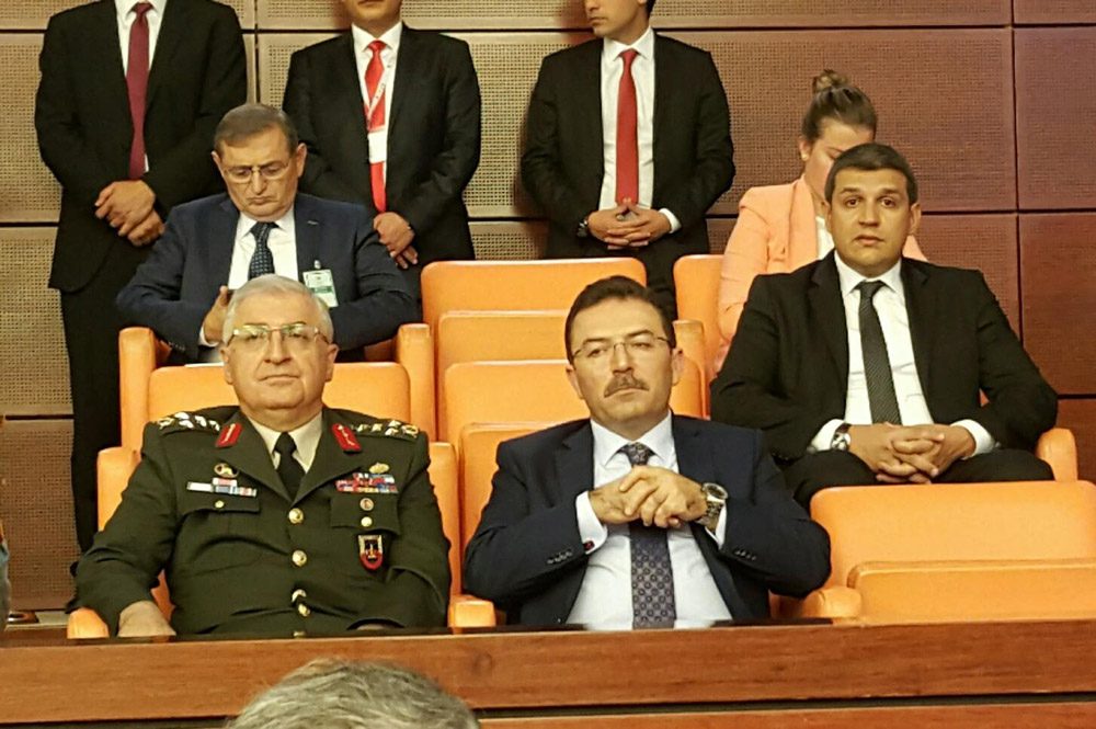 FOTO:SÖZCÜ/ANKARA - Jandarma Genel Komutanı Yaşar Güler, Meclis'te bürokratların arasında oturdu.