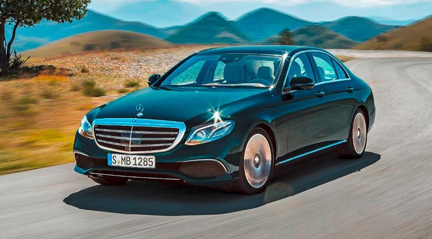 Kış öncesi ücretsiz bakıma çağırıyor <br>Mercedes-Benz yetkili servislerinde 15 Ekim - 28 Şubat tarihleri arasında 2012 ve altı model yılı otomobil sahibi tüm otomobil müşterileri için geçerli olan kampanya kapsamında ücretsiz kış kontrolünde Mercedes-Benz Orijinal Motor Yağları tercih edildiğinde, bakım ve onarımlarda aracın yaşına göre değişen yedek parça indirimleri sunuluyor.