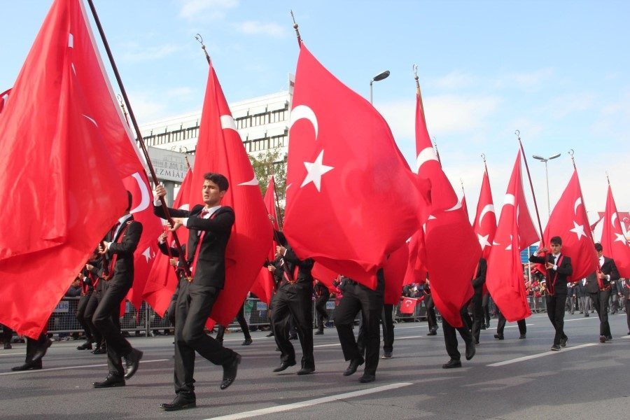 VATAN CADDESI'NDE 29 EKIM CUMHURIYET BAYRAMI KUTLAMALARI COSKUYLA KUTLANDI. FOTO: HAKIME TORUN/ISTANBUL, (DHA)