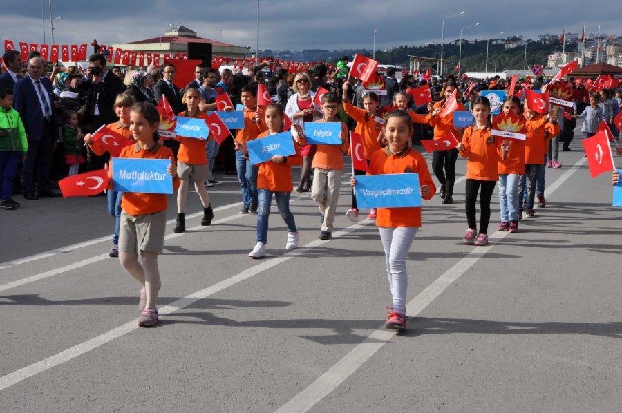 SINOP'TA 29 EKIM CUMHURIYET BAYRAMI COSKUSU YASANDI. FOTO: IBRAHIM ASLAN-SINOP-DHA