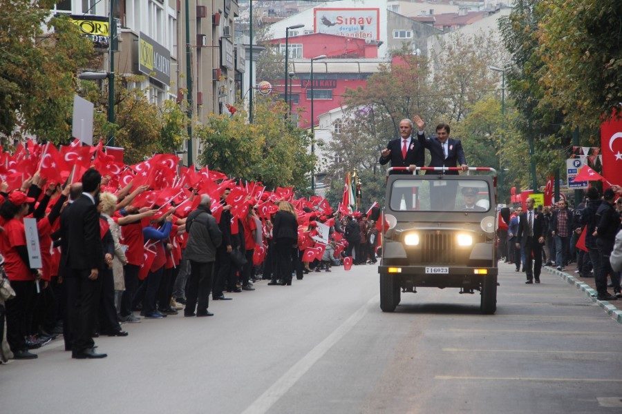 BURSA'DA 29 EKIM CUMHURIYET BAYRAMI BUYUK COSKUYLA KUTLANDI. FOTO:BERKTUG ONCU,(DHA),(BURSA)