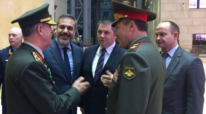 Genelkurmay Başkanı Orgeneral Hulusi Akar ile MİT Müsteşarı Hakan Fidan birlikte 1 Kasım'da Moskova'ya ziyaret