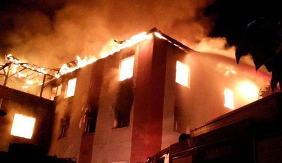 Adana’da kız öğrenci yurdunda yangın: 11’i öğrenci 12 kişi öldü