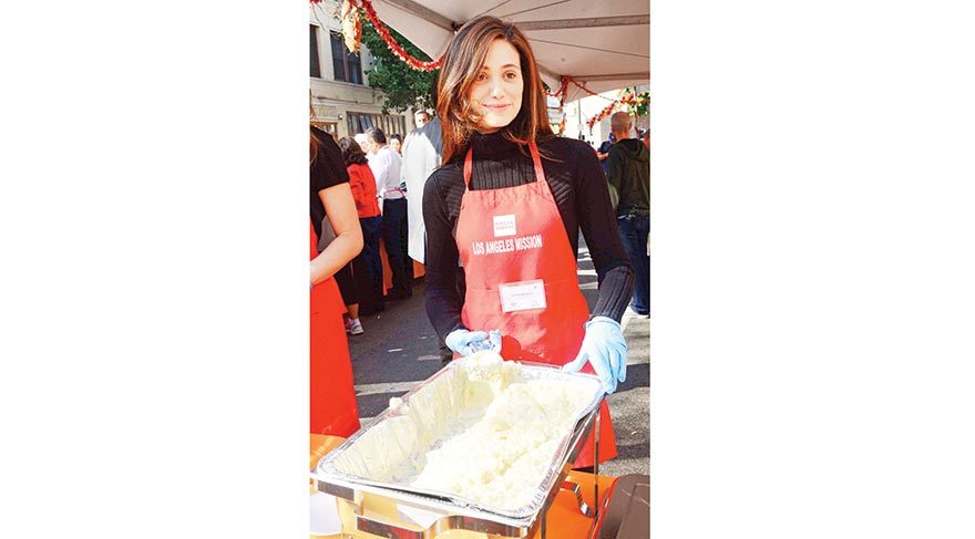 Ünlülerden yemek servisi