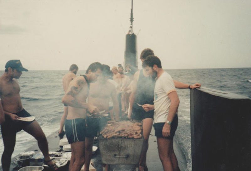 Deniz altı üstünde mangal