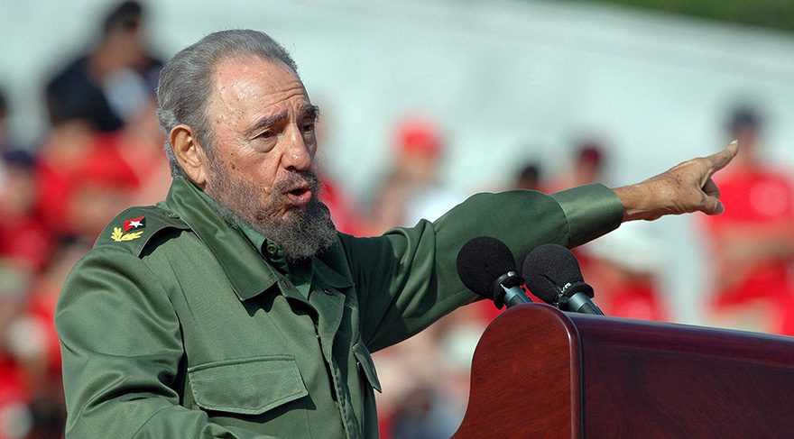 Fidel Castro’nun ölmesinin ardından ünlü isimler sosyal medyadan paylaşımda bulundu