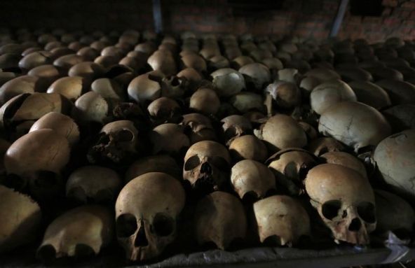 Tarihe "Ruanda Katliamı" olarak geçen olayda tahminen 800 bin kişi yaşamını yitirdi.