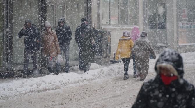 Okulların yine tatil edildiği Edirne'de Valilik'ten 'ciddi kar' uyarısı 3