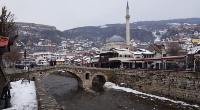 Kosova'da işsizlik nedeniyle vatandaşlıktan çıkmak için rekor başvuru