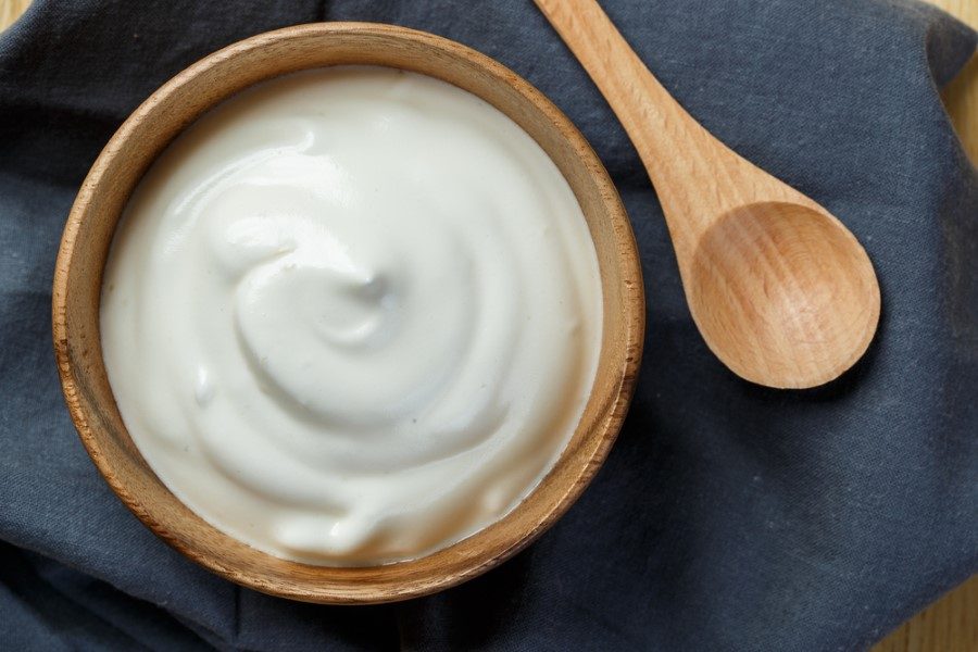 Light yoğurt </br>Yapılan araştırmalar D vitamini düzeyi düşük olanların soğuk algınlığı ve gribe yakalanma riskinin yüksek olduğunu göstermiştir. Bu nedenle D vitamini yönünden zengin olan yoğurdun her gün yarım kase tüketilmesi soğuk algınlığına karşı direnci artırır.