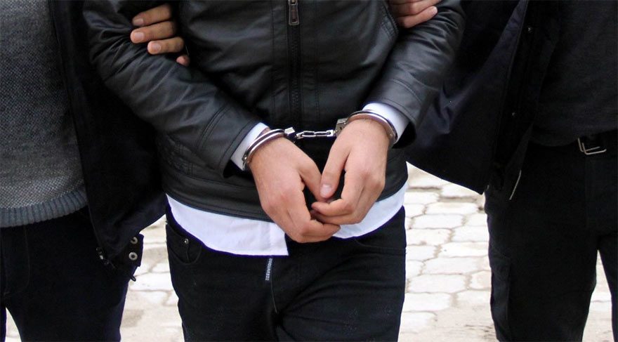 Polise saldırı hazırlığındaki şahıs yakalandı Polise saldırı hazırlığındaki şahıs yakalandı