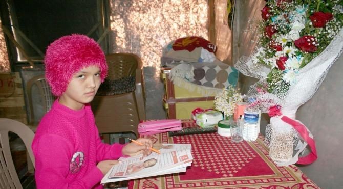 Rümeysa taburcu oldu evine döndü Rümeysa taburcu oldu evine döndü