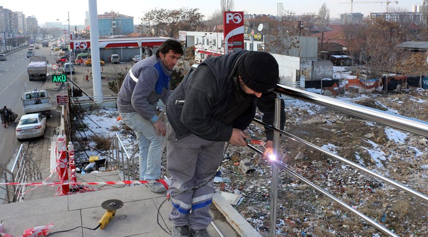 Ankara da hırsızlar yüzünden belediye plastiğe döndü