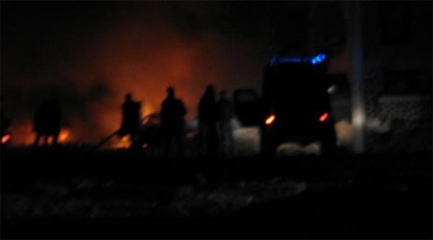 Patlamada 1 çocuk hayatını kaybederken, 15 yaralı olduğu belirtildi.