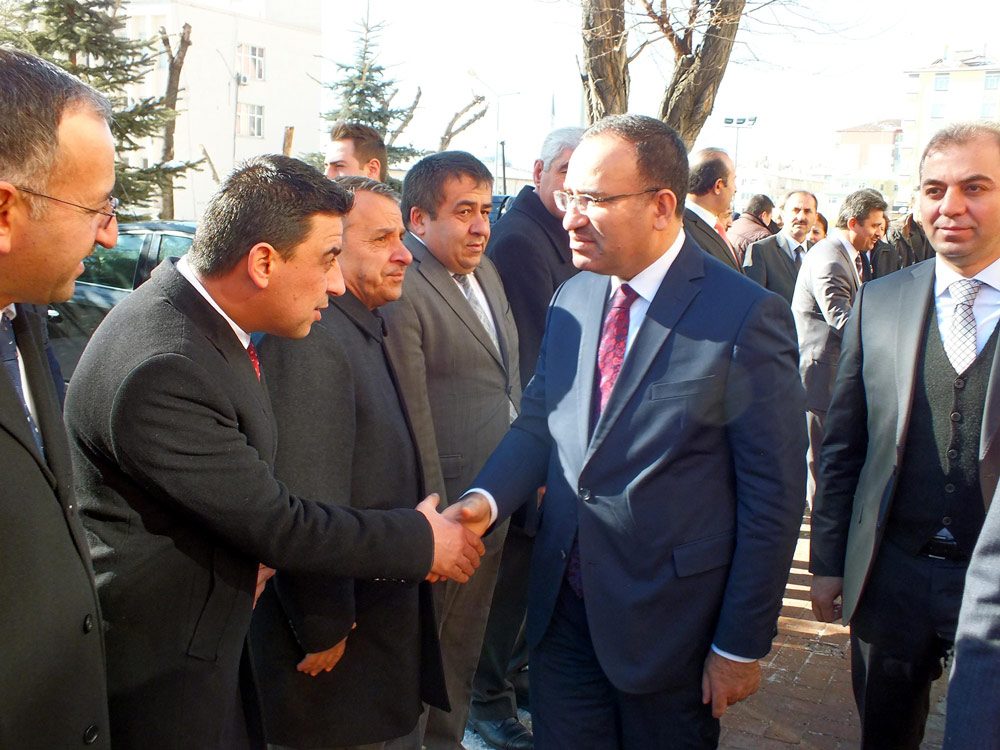 FOTO:DHA - Bozdağ, memleketi Yozgat'ta incelemelerde bulundu.